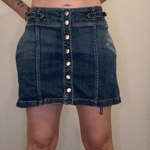 2004 Y2K snap/button up Gap denim skirt